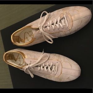 Nike women’s fashion athletic shoe